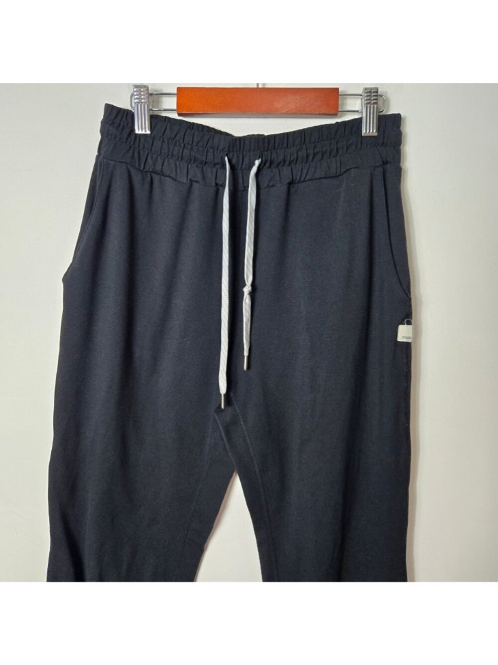Vuori Women's Size XS Performance Jogger Black Pants Athletic Gym - Picture 4 of 8